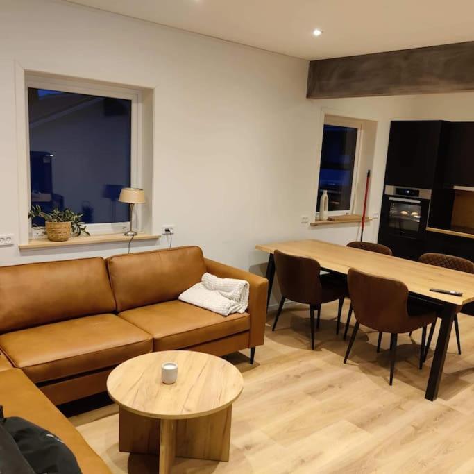 New Flat With Hot Tub - No1 Apartment Oyndarfjordur Екстериор снимка