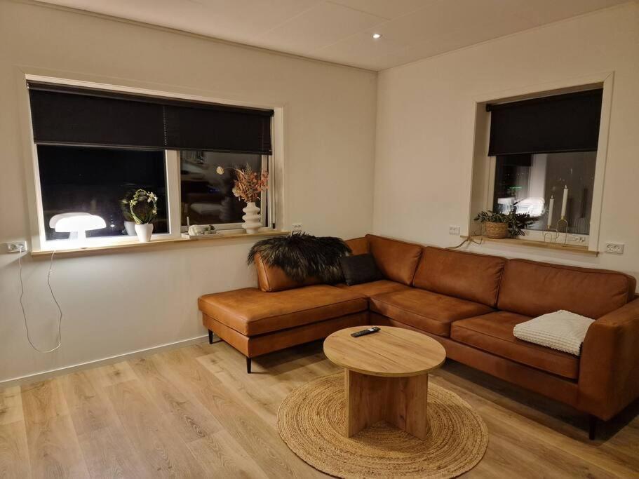 New Flat With Hot Tub - No1 Apartment Oyndarfjordur Екстериор снимка